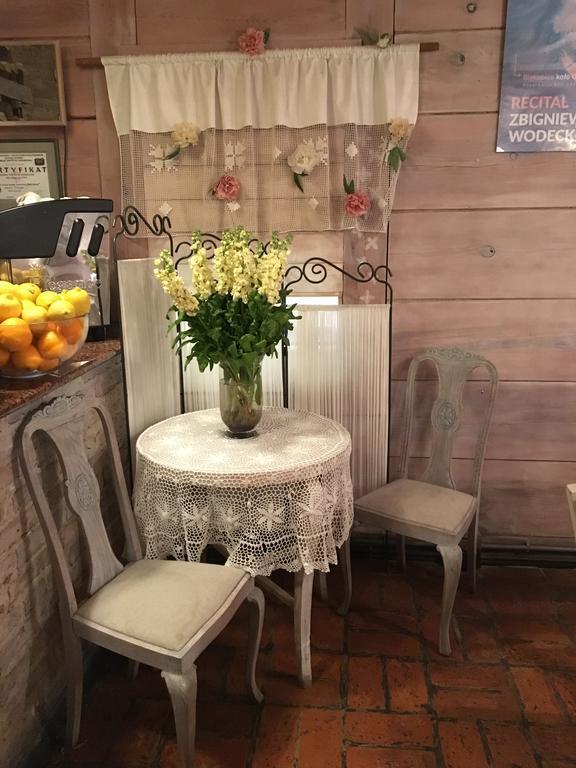Stajnia Bialy Borek Biskupice Kocurów Exterior foto