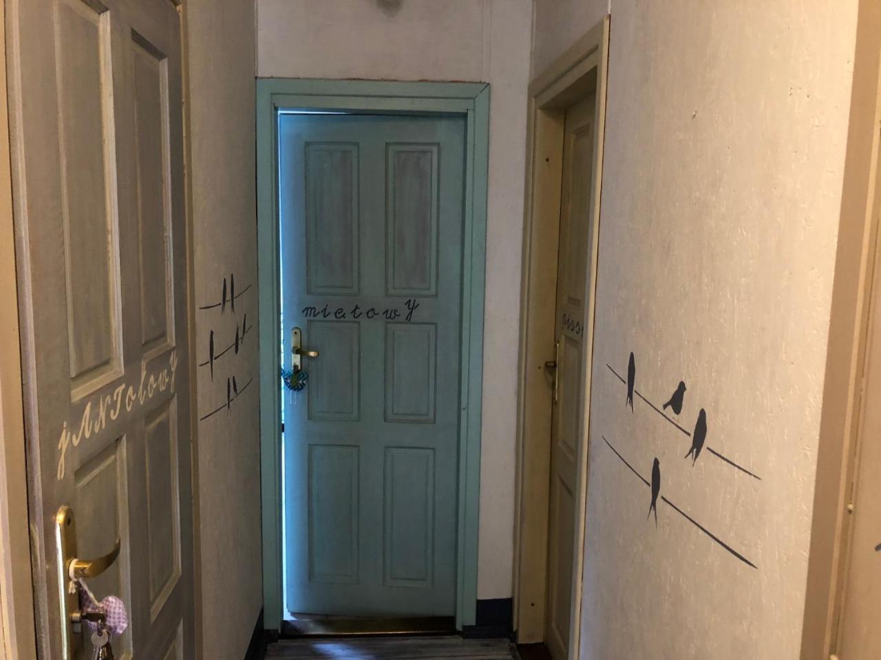 Stajnia Bialy Borek Biskupice Kocurów Exterior foto